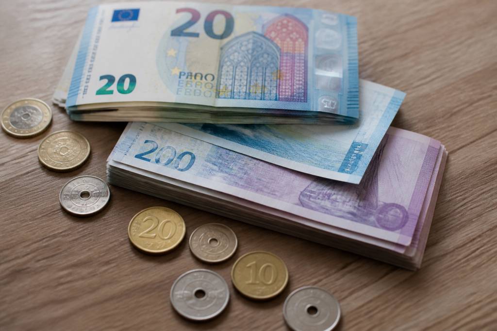 1 eur nok : taux de change euro couronne norvégienne et conversion en euros