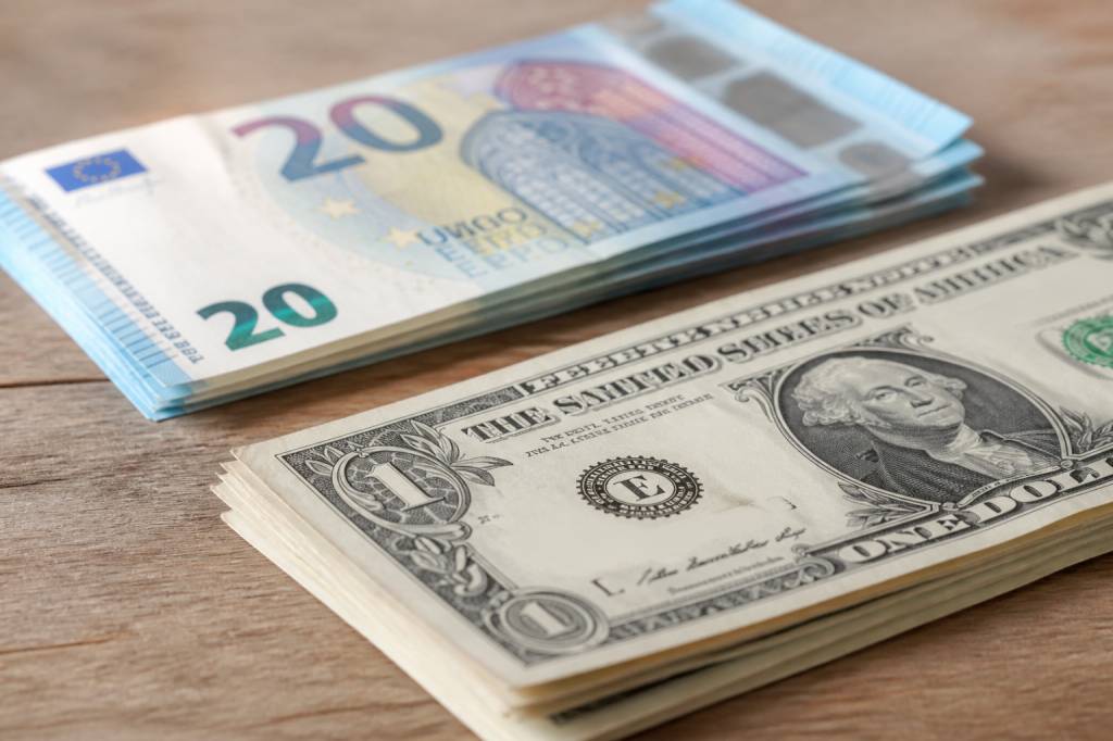 1 dollar combien d'euros : calcul du taux de change