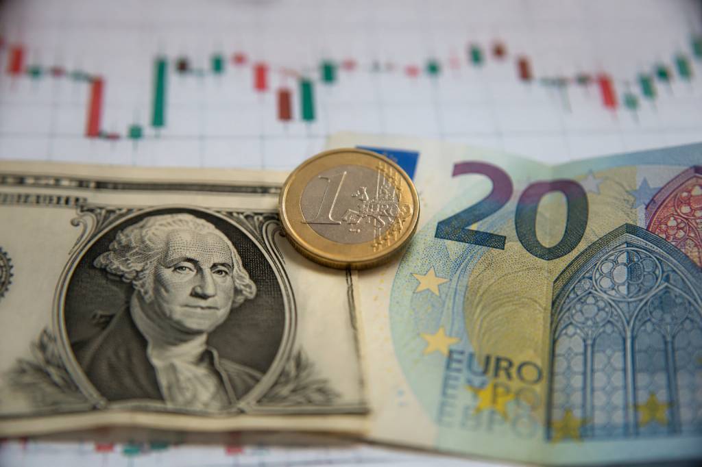 1 dollar en euro : conversion, taux de change et impact sur vos calculs