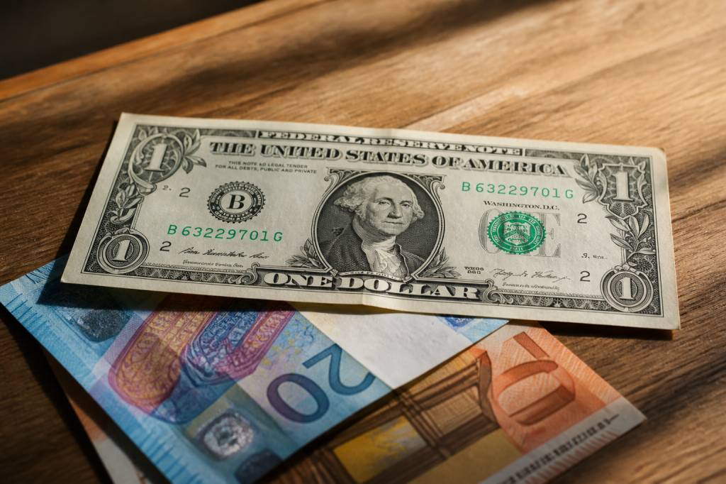 1 dollar en euro aujourd hui : calcul, conversion et valeur actuelle