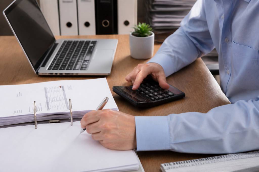 606 compte comptable : définition, fonctionnement et traitement fiscal en France