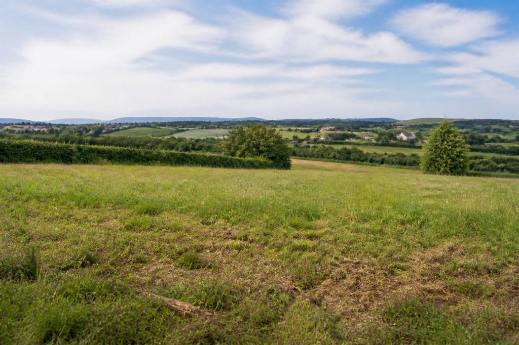 Acheter terrain pour construire : quelles taxes et quels frais prévoir ?